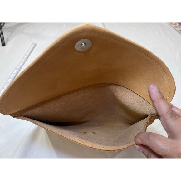 CARRY 117 ALEM Tan Distressed Leather Wristlet Clutch Wallet - Picture 5 of 5